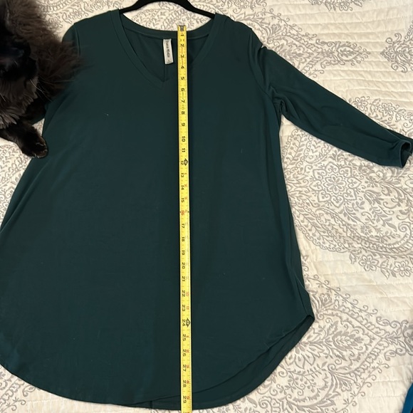 V-neck tunic - Picture 5 of 5